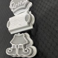 Elf 2 - 3 Part Cookie Embosser & Cutter Kit - Image 5